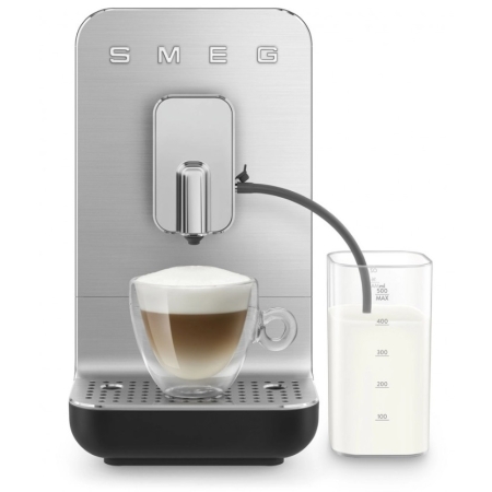 Кофемашина SMEG BCC13BLMEU