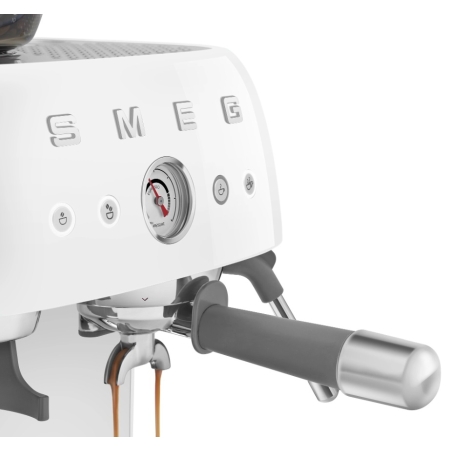 Кофемашина эспрессо со встроенной кофемолкой SMEG EGF03WHEU